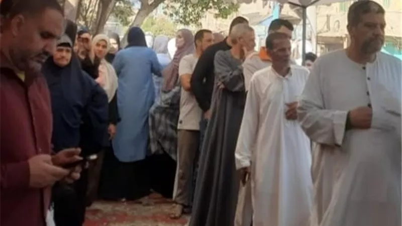 توافد الناخبين على مدرسة أجهور الصغرى بثاني أيام انتخابات مجلس النواب 2025