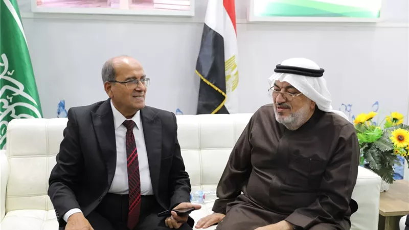 «القابضة للمياه» تدعم توطين كيماويات المعالجة مع شركة سعودية مصرية