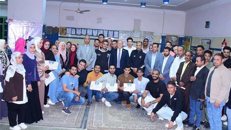 رئيس جامعة سوهاج يفتتح صالة الأنشطة الطلابية|صور