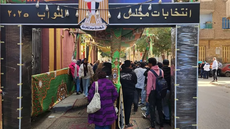 إقبال كثيف للشباب على لجان دائرة الساحل في انتخابات مجلس النواب