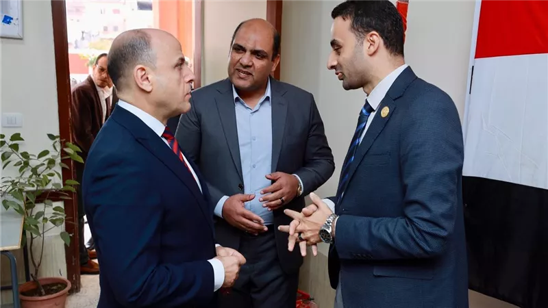 محافظ كفرالشيخ يتفقد عددًا من اللجان الانتخابية بدسوق| صور