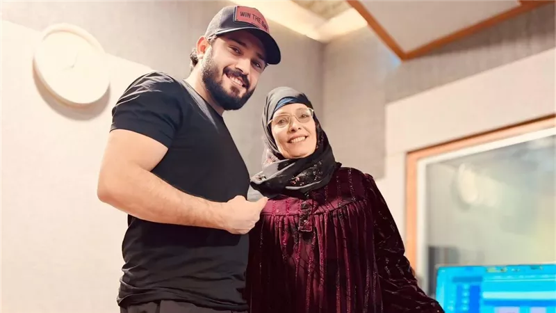 من «البامية شوكتني» لـ«بره هالله هالله».. مفاجأة الحاجة نبيلة على «يوتيوب»