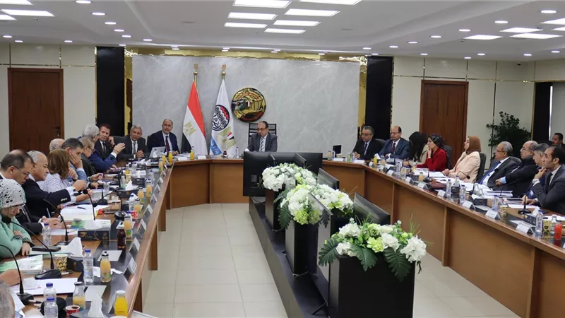 القابضة للأدوية تحقق نموًا قياسيًا بنسب 79% و174% خلال 2024-2025