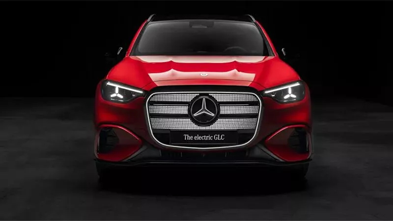 مرسيدس تنافس بقوة.. نسخة كهربائية من سيارة GLC بقوة 900 حصان 