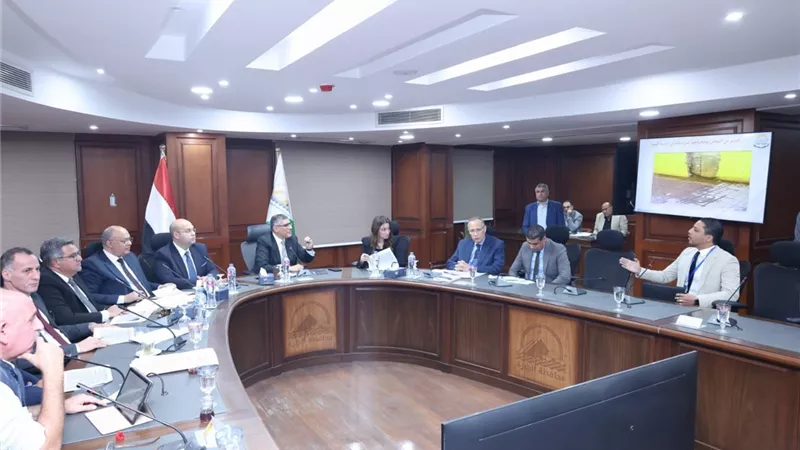 محافظ الجيزة يحقق في شكوى مواطن حول خزانات مستشفى العجوزة