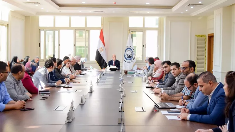 جامعة بني سويف الأهلية تناقش استعدادات امتحانات الفصل الدراسي الأول