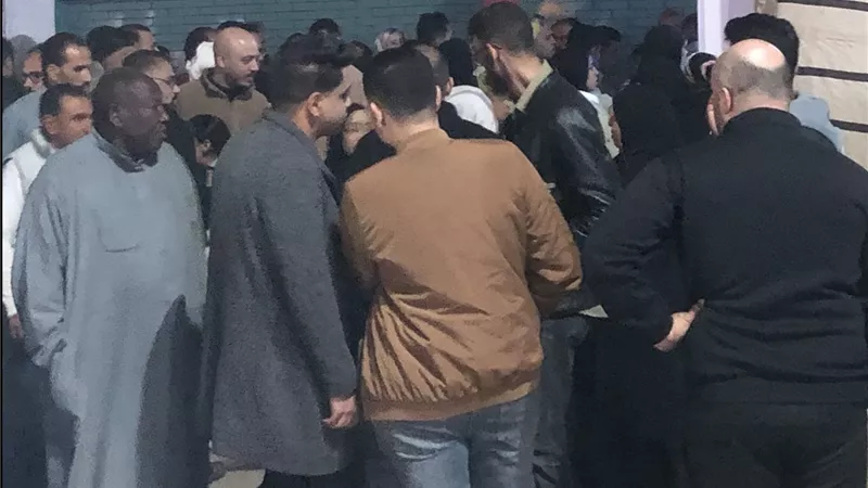 قبل الإغلاق.. حضور كثيف للمواطنين أمام اللجان بالشرقية|صور