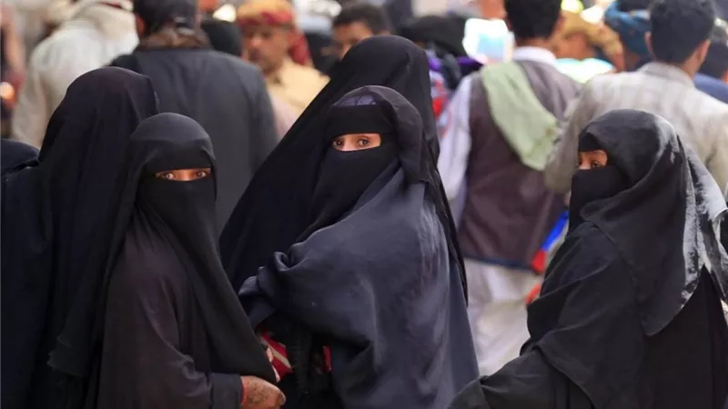 في اليوم العالمي للعنف ضد المرأة.. كيف أصبحن اليمنيات وقودا للحرب الأهلية؟