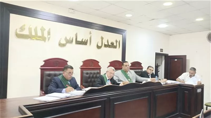 السجن 15 سنة للمتهم بابتزاز فتاة ودفعها إلى محاولة إنهاء حياتها بالبحيرة