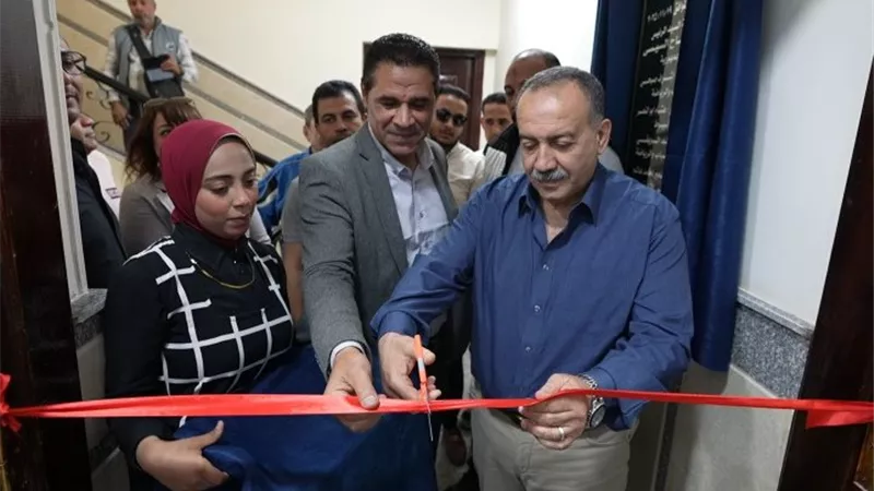 محافظ أسيوط يفتتح صالات الأنشطة المطورة بنادي غرب البلد ويكرم المواهب