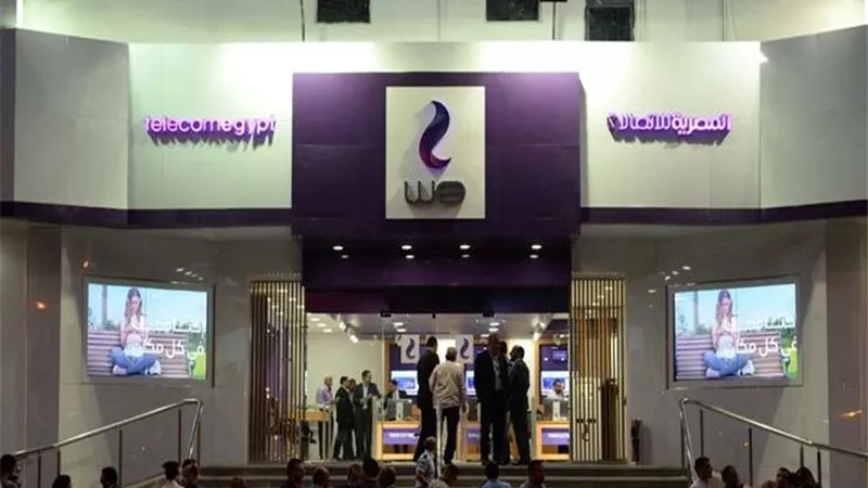 «إيجبتك» يرصد مخالفات بـ225 مليار جنيه.. ماذا يحدث داخل المصرية للاتصالات؟