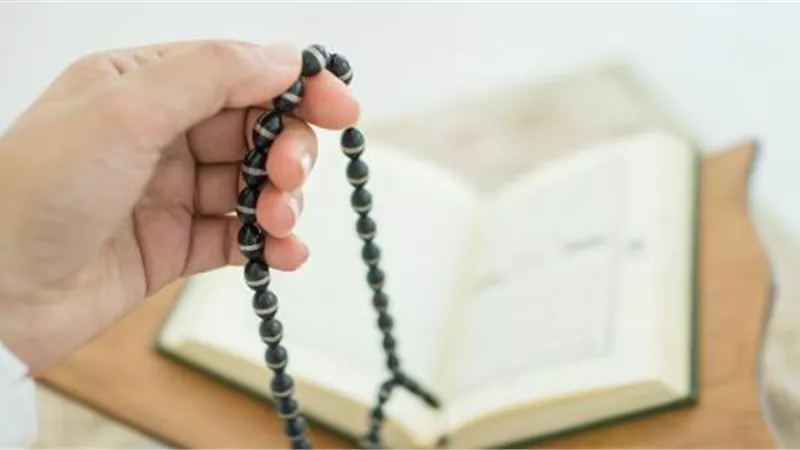 من المعجزات المستمرة.. حكم الصلاة على النبي للشفاء من الأمراض