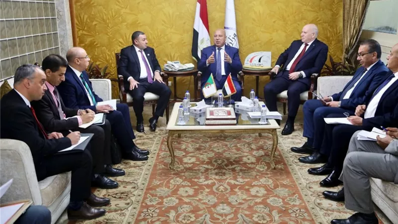 مصر والجزائر تبحثان تعزيز التعاون في الصناعة والنقل