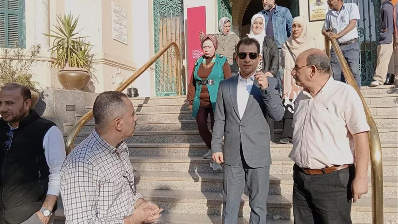  رئيس قطاع المسرح يتفقد مكتبة القاهرة الكبرى لوضع خطة طموحة لتطويرها