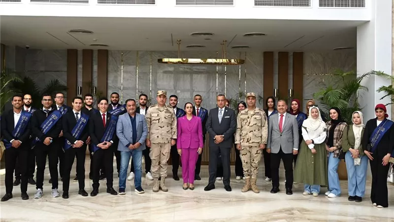 محافظ جنوب سيناء يستقبل وفد طلاب جامعة بني سويف في زيارة ميدانية