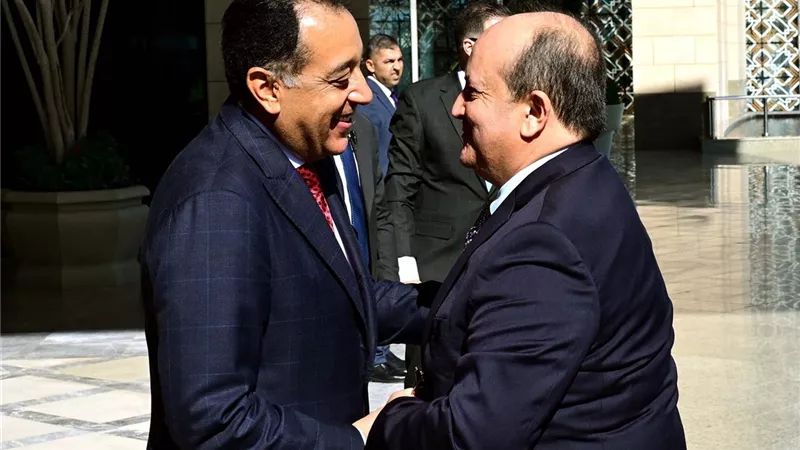 رئيس الوزراء: علاقة مصر بالجزائر مبنية على القيم والمبادئ المشتركة