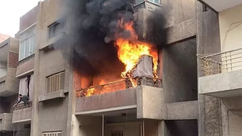السيطرة على حريق أعلى مبنى التأمين الصحي بشبين القناطر