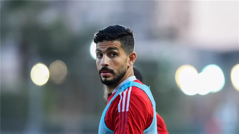 أيمن أشرف: مدافعو الأهلي الحاليون مميزون.. والجزار الأنسب لدعم الخط الخلفي