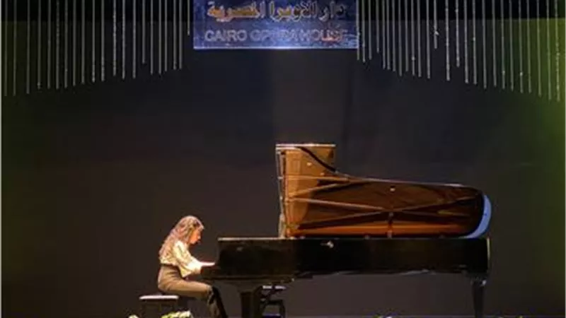 حفل استثنائي.. مواهب البيانو والكلاكيت تتألق على المسرح الصغير بالأوبرا 