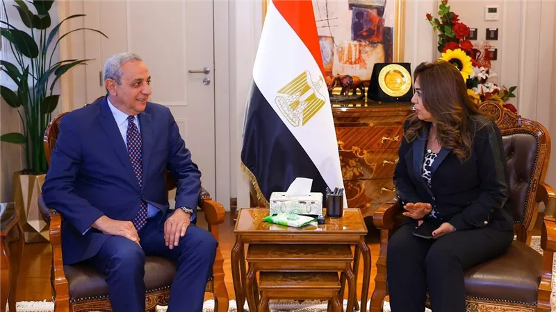وزيرة التنمية المحلية تشهد توقيع عقد إدارة مرفقي النقل الداخلي في طنطا