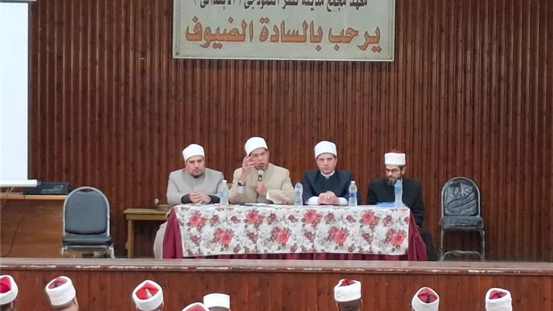 في اجتماعها الشهري.. «وعظ القاهرة» تناقش سبل إتقان العمل