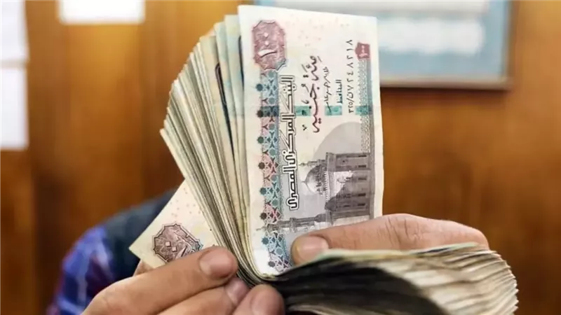 هل يجوز للموظف تقاضي عمولة من شركة تتعاون مع عمله؟.. «الإفتاء» تجيب