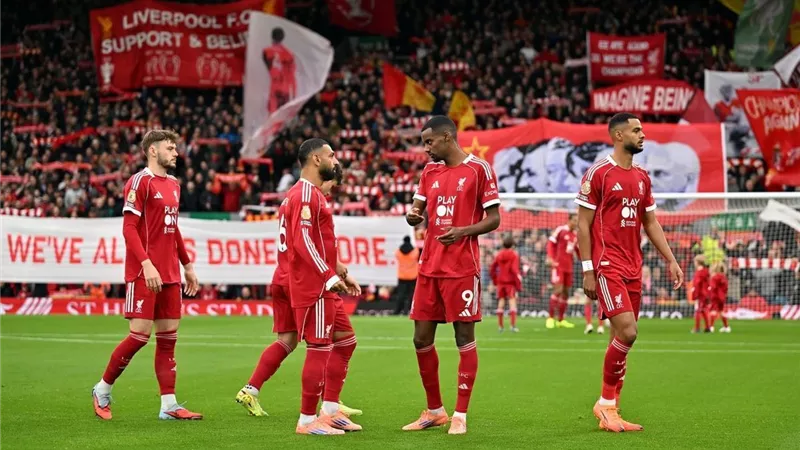 صلاح يقود هجوم ليفربول أمام آيندهوفن بدوري أبطال أوروبا