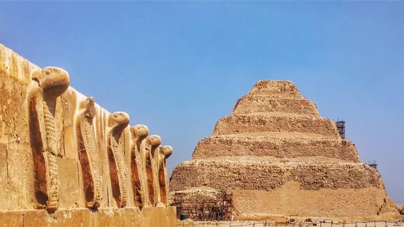 سقارة تتأهب للعالمية.. تطوير تاريخي يربط كنوز الفراعنة بسماء سفنكس 