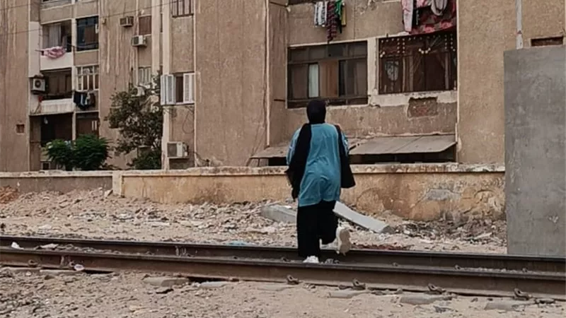 خاص| معابر السكة الحديد العشوائية بالإسماعيلية منافذ مفتوحة للموت.. صور 