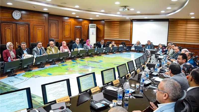 جامعة بني سويف تربط دراسة كلية الزراعة بالتطبيق بمصنع المبيدات والكيماويات