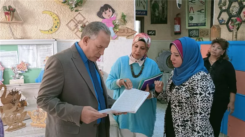 مدير تعليم أسيوط يتفقد امتحانات نوفمبر