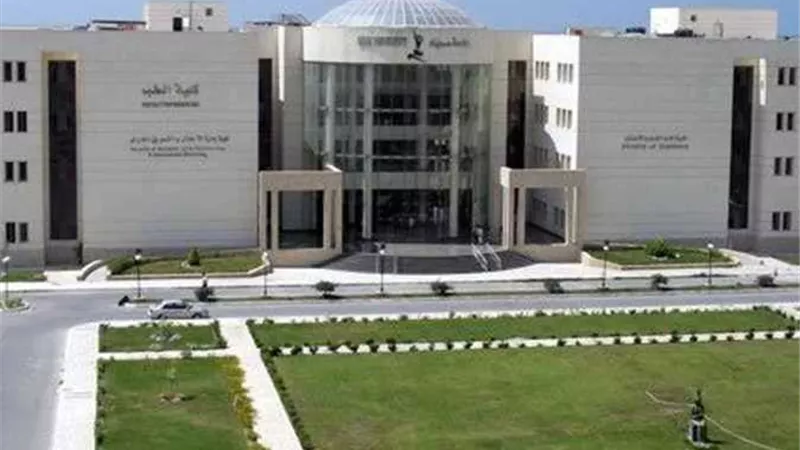جامعة سيناء تعلن حصول كلية الصيدلة فرع القنطرة على الاعتماد والجودة