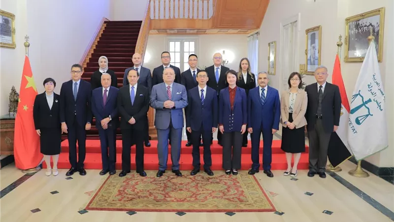 زيارة تاريخية لوفد المحكمة العليا بشنغهاي لتعزيز التعاون مع مجلس الدولة