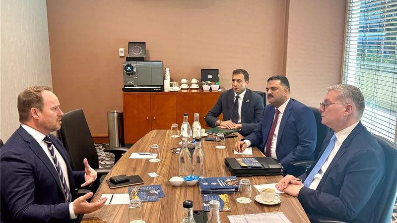 وزير البترول يبحث فرص التعاون مع أستراليا في المعادن الحيوية والنادرة
