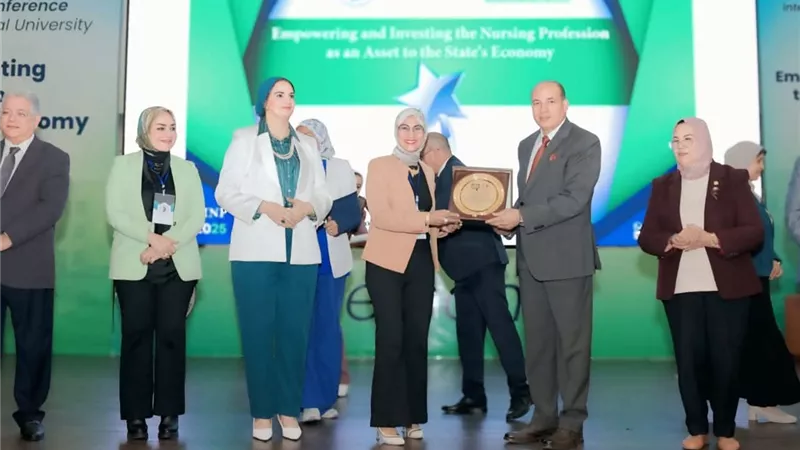 كلية التمريض ببني سويف تشارك في المؤتمر العلمي الدولي بالمنصورة