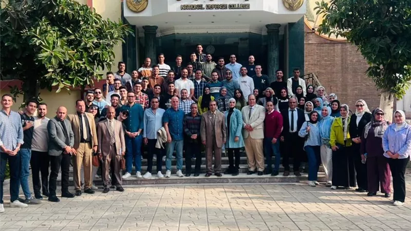 طلاب جامعة كفر الشيخ يشاركون في دورة إدارة الأزمات والتفاوض