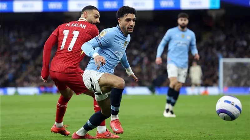 أبو ريدة يتواصل مع ليفربول والسيتي لحسم انضمام صلاح ومرموش للمنتخب 