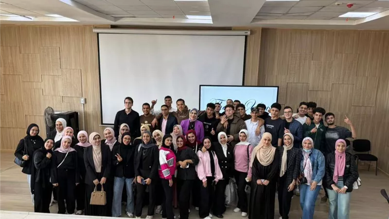 تجربة تعليمية مميزة لطلاب الفرقة الأولى ببرنامج طب وجراحة الفم والأسنان