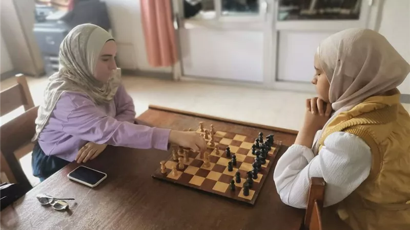 شطرنج وجري وتنس طاولة.. مسابقة مختلفة لطالبات جامعة الأزهر|صور