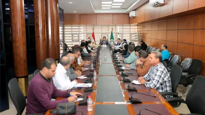 نائب محافظ الدقهلية يتابع ضوابط إصدار تراخيص المحال العامة
