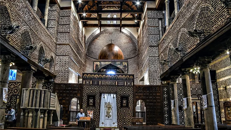 «أبو سرجة» كنيسة أثرية تخفي أسرار العصور المبكرة للمسيحية في مصر