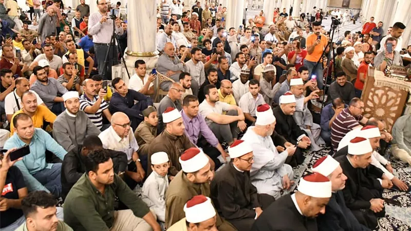 خطبة الجمعة اليوم.. «توقير كبار السن وإكرامهم»
