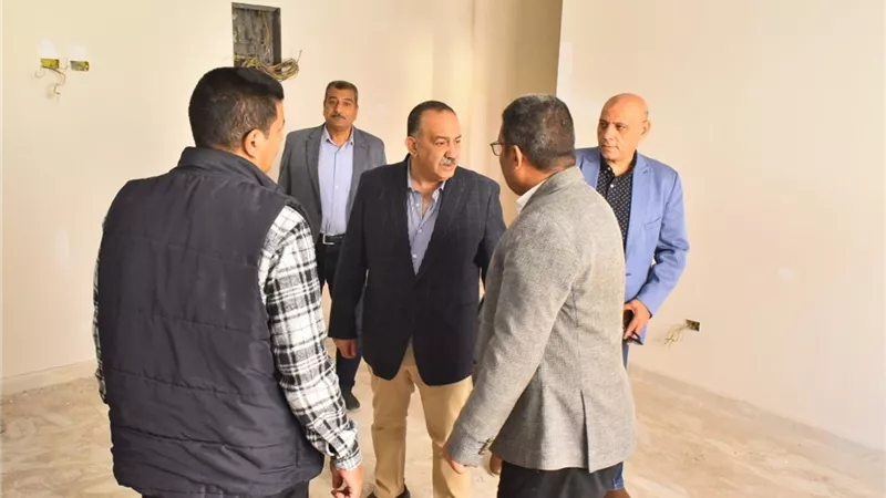 محافظ أسيوط يتفقد التشطيبات النهائية لسوق أبنوب الحضري