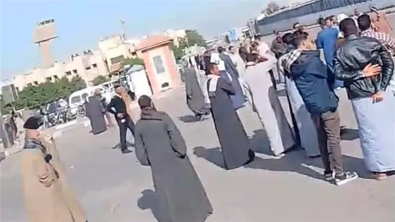 لحظة مؤثرة.. استلام جثامين 4 من ضحايا حادث السعودية تمهيدًا لدفنهم بالفيوم