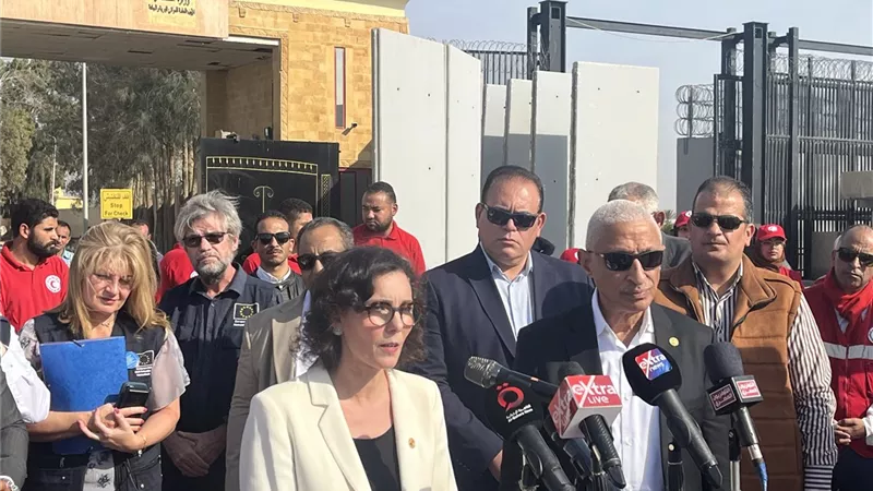 محافظ شمال سيناء والمفوضة الأوروبية للمساواة يتفقدان معبر رفح