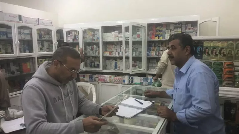 بني سويف تضبط صيدلية مخالفة.. حملة مشتركة تحمي المواطنين