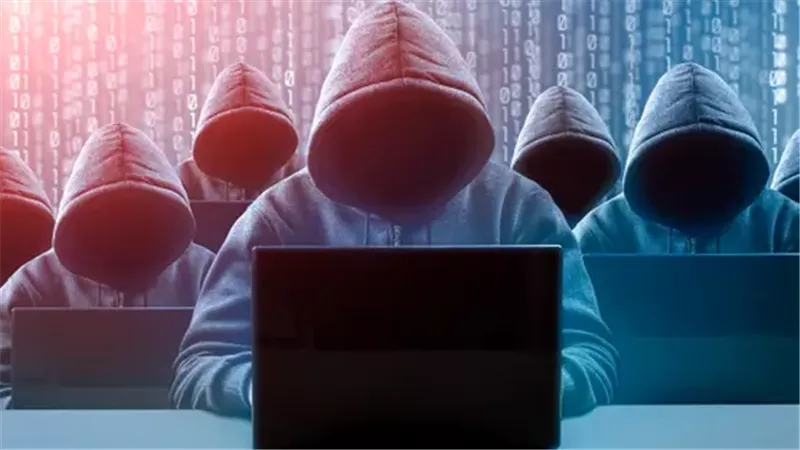 ما حكم تتبع عورات الناس والانشغال بأخبارهم الخاصة؟.. دكتور شوقي علام يجيب