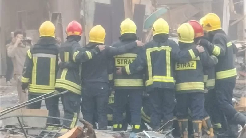 سيلفي الحريقة.. لقطة تذكارية لقوات الحماية المدنية في «استديو مصر»| صورة  