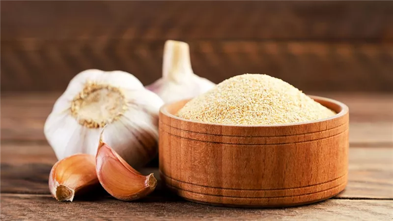 عمل الثوم البودر في المنزل.. 3 طرق بخطوات سهلة وسريعة 