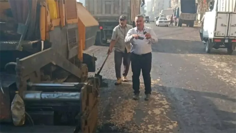 محافظ الدقهلية يتابع أعمال تطوير ورصف شارع ترعة المنصورية بالمنصورة